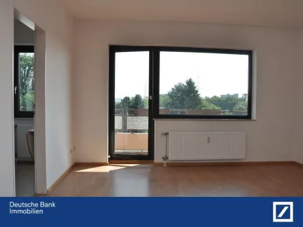 Wohnraum (1) - Wohnung mieten in Düsseldorf - Perfekt für 1 Person – Singlewohnung mit Aufzug sucht neuen Bewohner