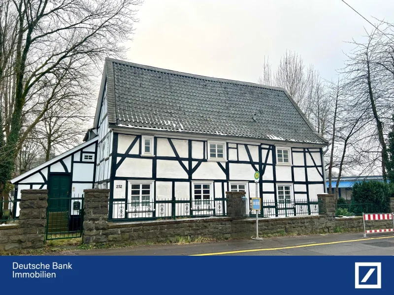 Außenansicht - Haus kaufen in Wuppertal - Historisches Denkmalanwesen in Wuppertal – Einzigartige Gelegenheit