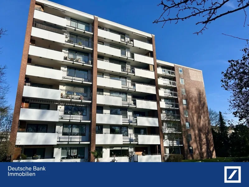 Außenansicht hinten - Wohnung kaufen in Düsseldorf - Traumhafter Ausblick über Düsseldorf-Garath