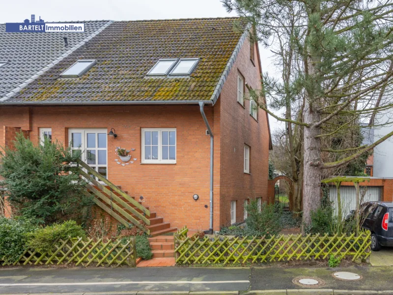 Ansicht Straße - Haus kaufen in Wennigsen / Holtensen - Raumkönig in Deisternähe!