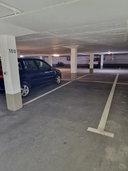 Stellplatz Nr.168 - Garage/Stellplatz kaufen in München - Tiefgaragenstellplatz zu verkaufen (KEIN DUPLEX)