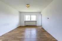 Schlafzimmer/Büro im 1. Obergeschoss mit Balkonzugang