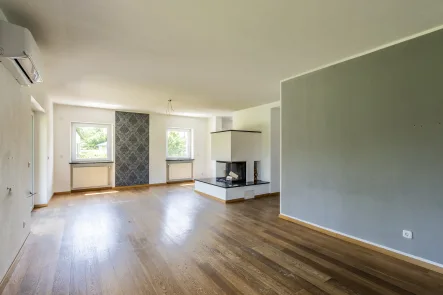 Wohnzimmer Erdgeschoss - Haus kaufen in Raisting - 2 Familienhaus mit 199m² + 49m² Dachgeschosswohnung und PV-Anlage mit 10,0 kWp