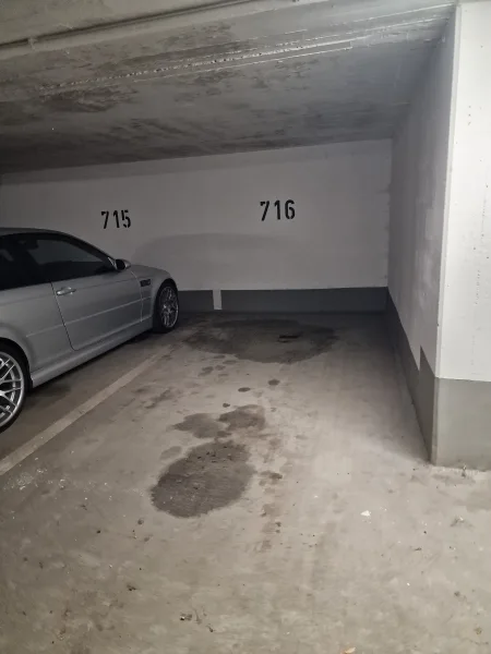 Stellplatz - Garage/Stellplatz mieten in München - Tiefgaragenstellplatz (kein DUPLEX) ab sofort zu vermieten Kreuzhofstrasse 10