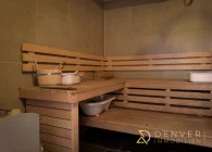 Große Sauna mit Dusche