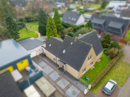 Draufsicht - Haus kaufen in Schwanewede - ***Einfamilienhaus mit 2 WE: Großzügiges Baugrundstück bietet erweiterte Bauoptionen in Schwanewede