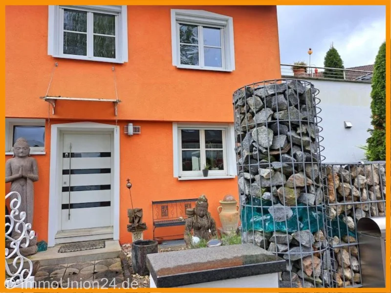  - Haus kaufen in Nürnberg - Hier ist nichts von der Stange - einmalige Gelegenheit auf Neubauniveau mit herrlicher Dachterrasse