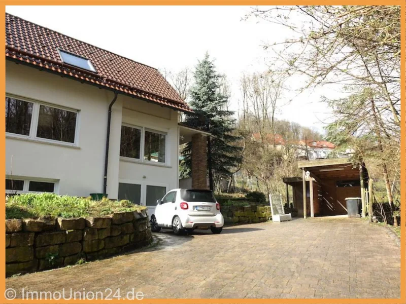  - Haus mieten in Gräfenberg - 1. 5 8 0,- für komplett renoviertes 1 5 0 qm HAUS im Grünen + KACHELOFEN + GARAGE + CARPORT