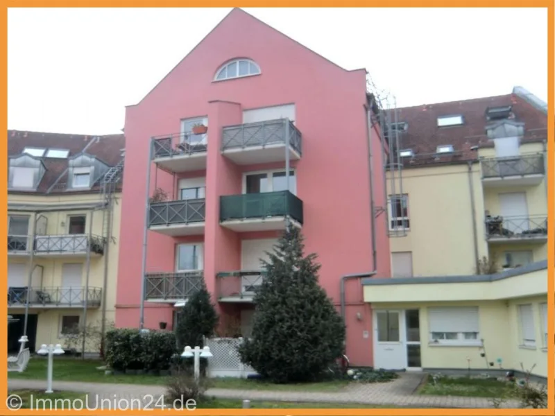  - Wohnung mieten in Fürth - 4 9 5,- für charmante 40 qm 1-Zimmer-Wohnung mit Balkon und Einbauküche und Tiefgaragenstellplatz