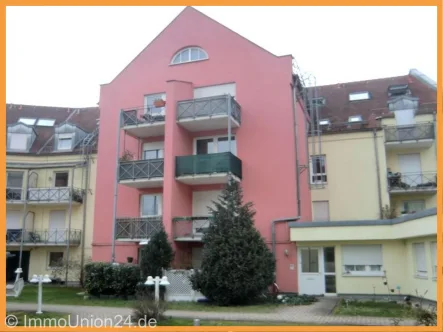  - Wohnung mieten in Fürth - 4 9 5,- für charmante 40 qm 1-Zimmer-Wohnung mit Balkon und Einbauküche und Tiefgaragenstellplatz