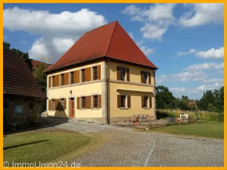  - Haus kaufen in Aurachtal - 150 qm saniertes Herrschaftshaus auf 2.500 qm parkähnlichen Grund mit 5 ha Mühlenanwesen + Scheune