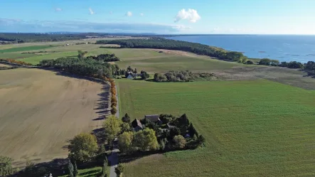 Richtung Swinemünde - Haus kaufen in Neverow - Idyllisches Naturrefugium: Weitblick und Wassernähe auf großem Grundstück in Alleinlage