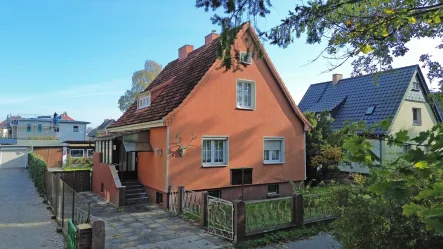 Zufahrt - Haus kaufen in Ahlbeck - Einfamilienhaus in begehrter Lage im Ostseebad Ahlbeck mit vielseitigen Nutzungsmöglichkeiten und Nebengelass