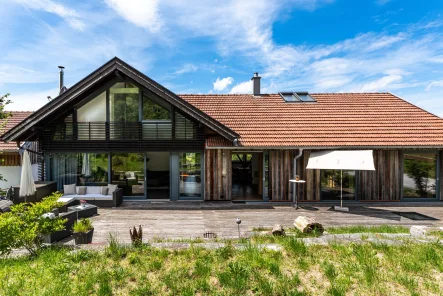 Terrasse - Haus kaufen in Pähl - Individuelles Traumhaus mit Panoramablick