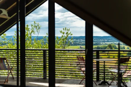 Blick - Haus kaufen in Pähl - Außergewöhnliches Traumhaus mit feinen Details und Bergblick