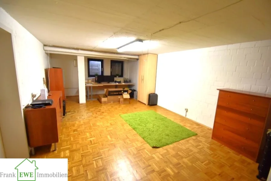 Hobbyraum, Einfamilienhaus mit Einliegerwohnung, 2 Garagen z. Kauf, Düsseldorf Hellerhof, Frank Ewe Immobilienmakler