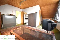 DG Raum 1 mit Separatem Raum mit Waschbecken, Zweifamilienhaus zum Kauf in Düsseldorf Hassels, Frank Ewe Immobilienmakler