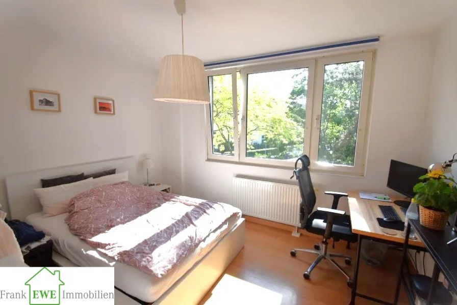 Kinderzimmer 1, 5-Zimmer-Maisonette-Wohnung z Kauf in Düsseldorf Holthausen, Frank Ewe Immobilienmakler Düsseldorf Hassels