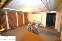 Fahrradkeller, 5-Zimmer-Maisonette-Wohnung z Kauf in Düsseldorf Holthausen, Frank Ewe Immobilienmakler Düsseldorf Hassesl