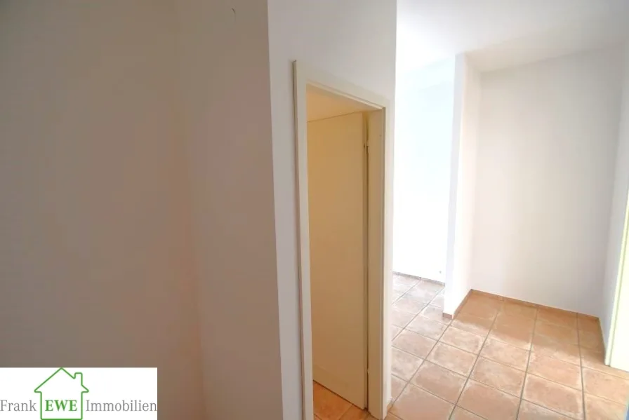 Diele, 2-Zimmer-Wohnung mit Appartement z. Kauf in Düsseldorf Eller, Frank Ewe Immobilienmakler