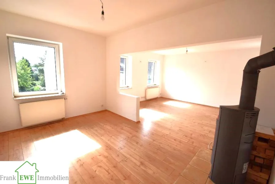 Wohn-Schlaf-Esszimmer, 2-Zimmer-Wohnung mit Appartement zum Kauf in Düsseldorf Eller, Frank Ewe