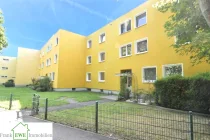 Hausansicht, 4-Zimmer-Wohnung mit Loggia zum Kauf in Düsseldorf Garath, Frank Ewe Immobilienmakler Düsseldorf Hassels