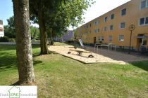 Spielplatz, 4-Zimmer-Wohnung mit Loggia zum Kauf in Düsseldorf Garath, Frank Ewe Immobilienmakler Düsseldorf Hassels