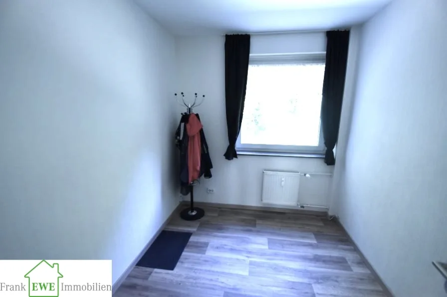 Kinderzimmer 1, 4-Zimmer-Wohnung mit Loggia zum Kauf in Düsseldorf Garath, Frank Ewe Immobilienmakler Düsseldorf Hassels