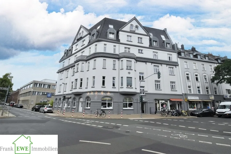 Hausansicht, 2-Zimmer-Wohnung mit Einbauküche  zur Miete in Düsseldorf Oberkassel_inPixio - Wohnung kaufen in Düsseldorf - Objekt Nr. 323 - 40547 Oberkassel.2 Zimmer Dachgeschoßwohnung mit Einbauküche in Oberkassel