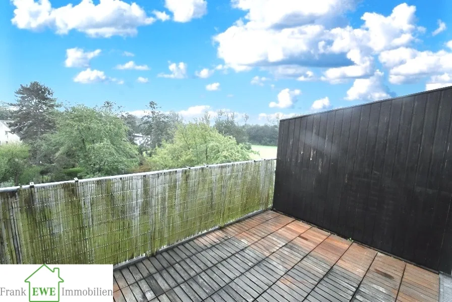 Dachterrasse, Maisonette-Wohnung mit Einbauküche zum Kauf in Düsseldorf Eller, Frank Ewe Immobilienmakler Düsseldorf Hassels