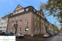 Hausansicht, 3-Zimmer-Maisonette-Wohnung mit Dachterrasse zur Miete in Düsseldorf Reisholz, Frank Ewe Immobilienmakler