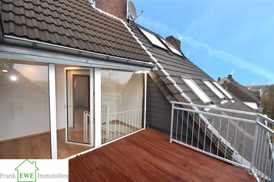 Dachterrasse; 3-Zimmer-Maisonette-Wohnung zur Miete in Düsseldorf Reisholz, Frank Ewe Immobilienmakler Düsseldorf