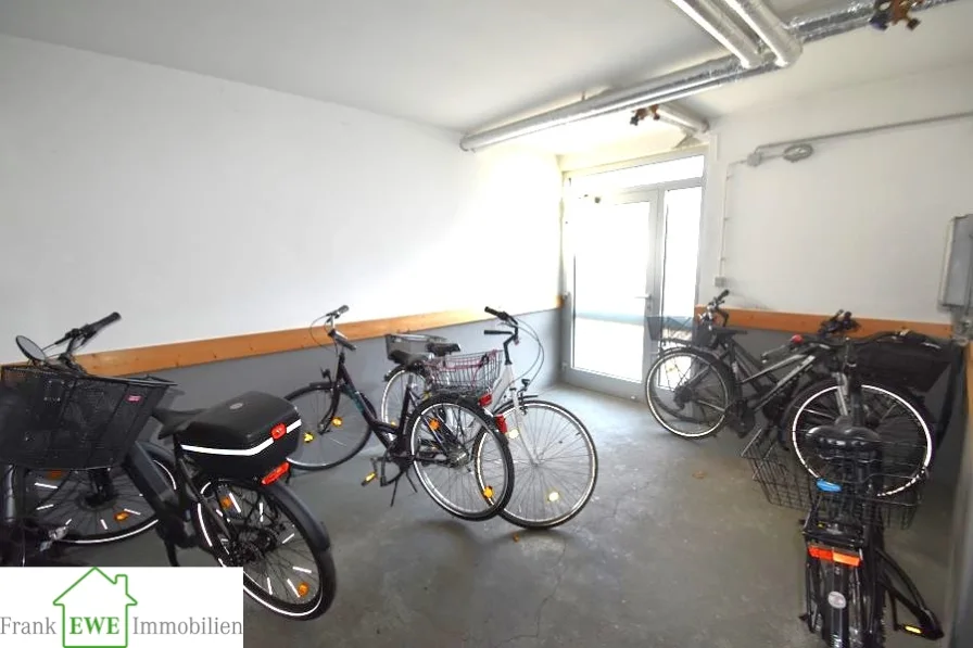 Fahrradkeller, 3-Zimmer-Wohnung mit Balkon zum Kauf in Düsseldorf Garath, Frank Ewe Immobilienmakler Düsseldorf Hassels