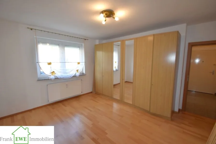 Schlafzimmer, 2-Zimmer-Wohnung mit Balkon zur Miete in Düsseldorf Hassels, Frank Ewe Immobilienmakler Düsseldorf