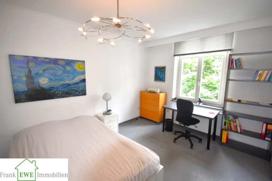 Schlafzimmer, 2-Zimmer-Wohnung zum Kauf in Düsseldorf Friedrichstadt, Frank Ewe Immobilienmakler Düsseldorf Hassels