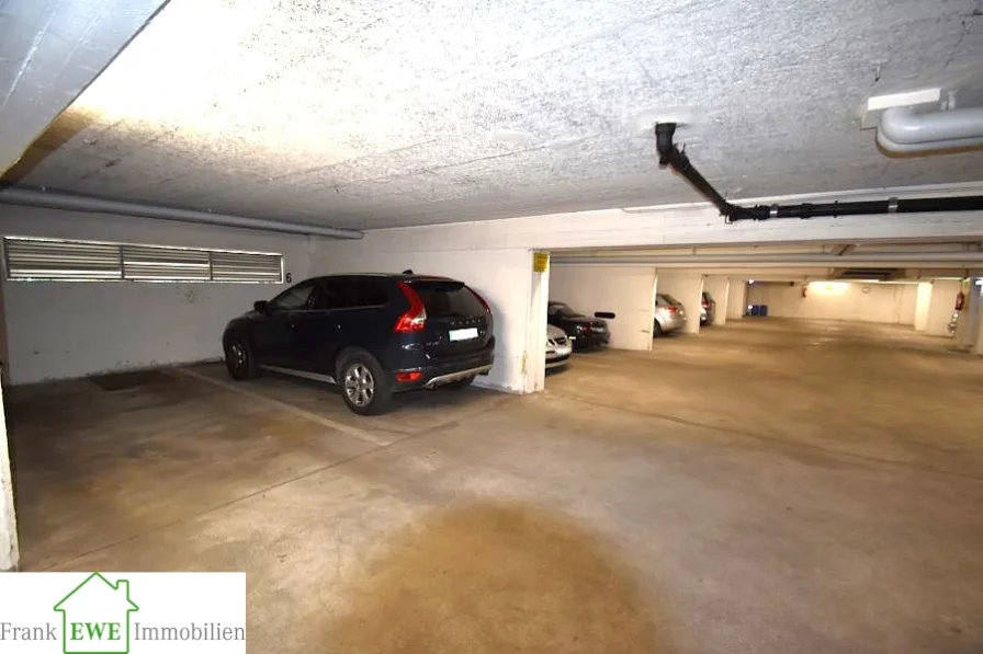 Tiefgarage,1-Zimmer-Appartement mit Loggia zum Kauf in Düsseldorf Benrath, Frank Ewe Immobilienmakler Düsseldorf