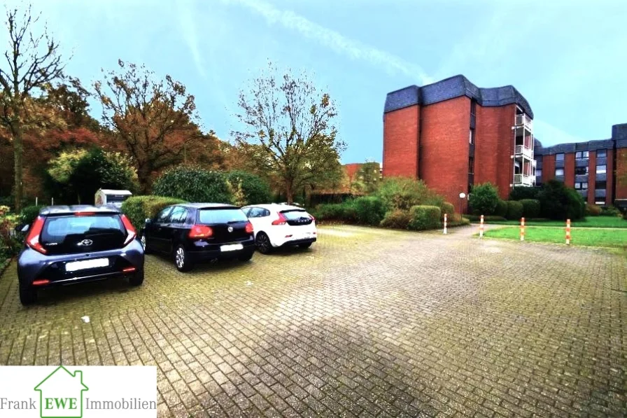 Parkplatz, 1-Zimmer-Wohnung mit Terrasse zum Kauf in Düsseldorf Benrath, Frank Ewe Immobilienmakler Düsseldorf