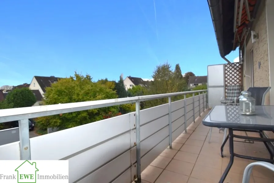 Balkon, 3-Zimmer-Wohnung mit Balkon und Garage zum Kauf in Hilden, Frank Ewe Immobilienmakler Düsseldorf Hassels