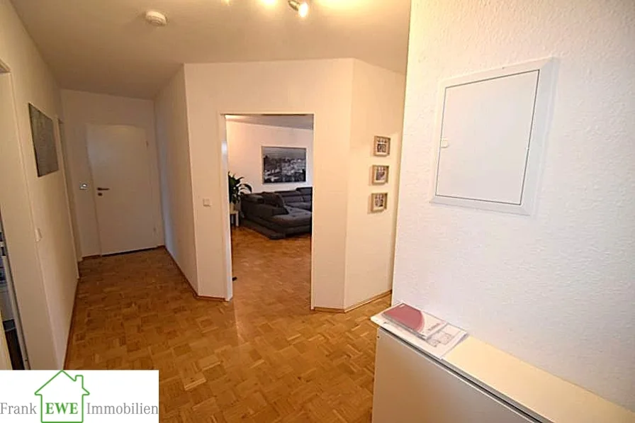 Diele, 3-Zimmer-Wohnung mit Balkon, Miete in Neuss Grimlinghausen, Frank Ewe Immobilienmakler Düsseldorf