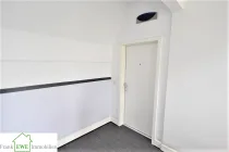 Wohnungstür, 2-Zimmer-Wohnung mit Einbauküche zur Miete in Düsseldorf Oberkassel