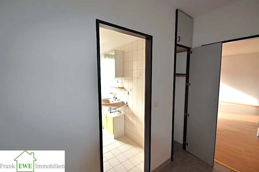 Einbauschrank Diele, 1-Raum-Appartement zur Miete in Düsseldorf Wersten, Frank Ewe Immobilienmakler Düsseldorf Hassels