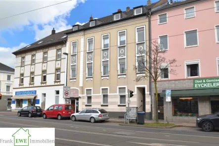 Hausansicht, 1-Raum-Appartement zur Miete in Düsseldorf Wersten, Frank Ewe Immobilienmakler Düsseldorf Hassels - Wohnung mieten in Düsseldorf - Objekt  Nr. 361_1  40591 Düsseldorf Wersten1-Raum-Appartement mit Tageslichtbad