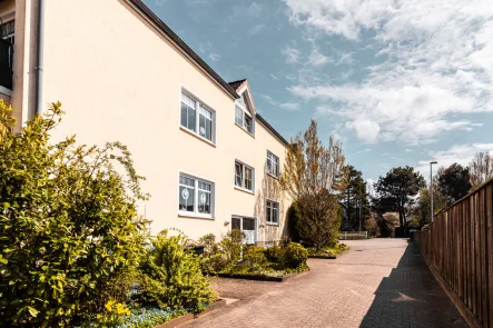 Titelbild - Haus kaufen in Langen - Geestland - Langen // Modernes 6-Familienhaus in zentraler Lage