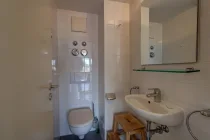 Gäste WC mit Dusche 