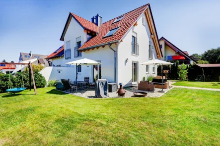 Herzlich Wilkommen - Haus kaufen in Jesenwang - Neuwertige Doppelhaushälfte mit großem Garten in Jesenwang