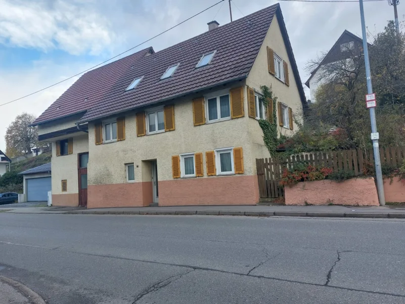 Haus außen - Grundstück kaufen in Grafenau - Bauträger aufgepasst: Abrissgrundstück in Grafenau / Döffingen