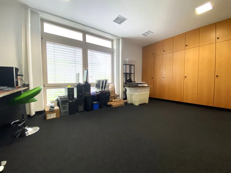 Büro rechte Seite Bild 3