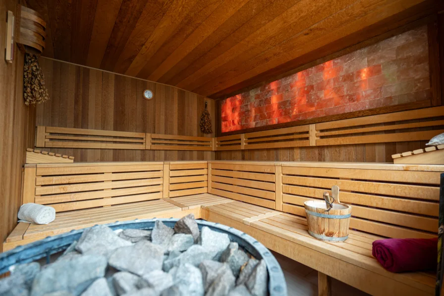 Sauna mit hochwertigen Materialien