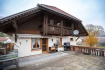 große Dachterrasse bei der Wohnung im OG