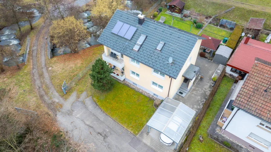 Ansicht - Haus kaufen in Wutöschingen - Familientraum! - Umfassend modernisiertes Zweifamilienhaus - idyllische Lage direkt an der Wutach